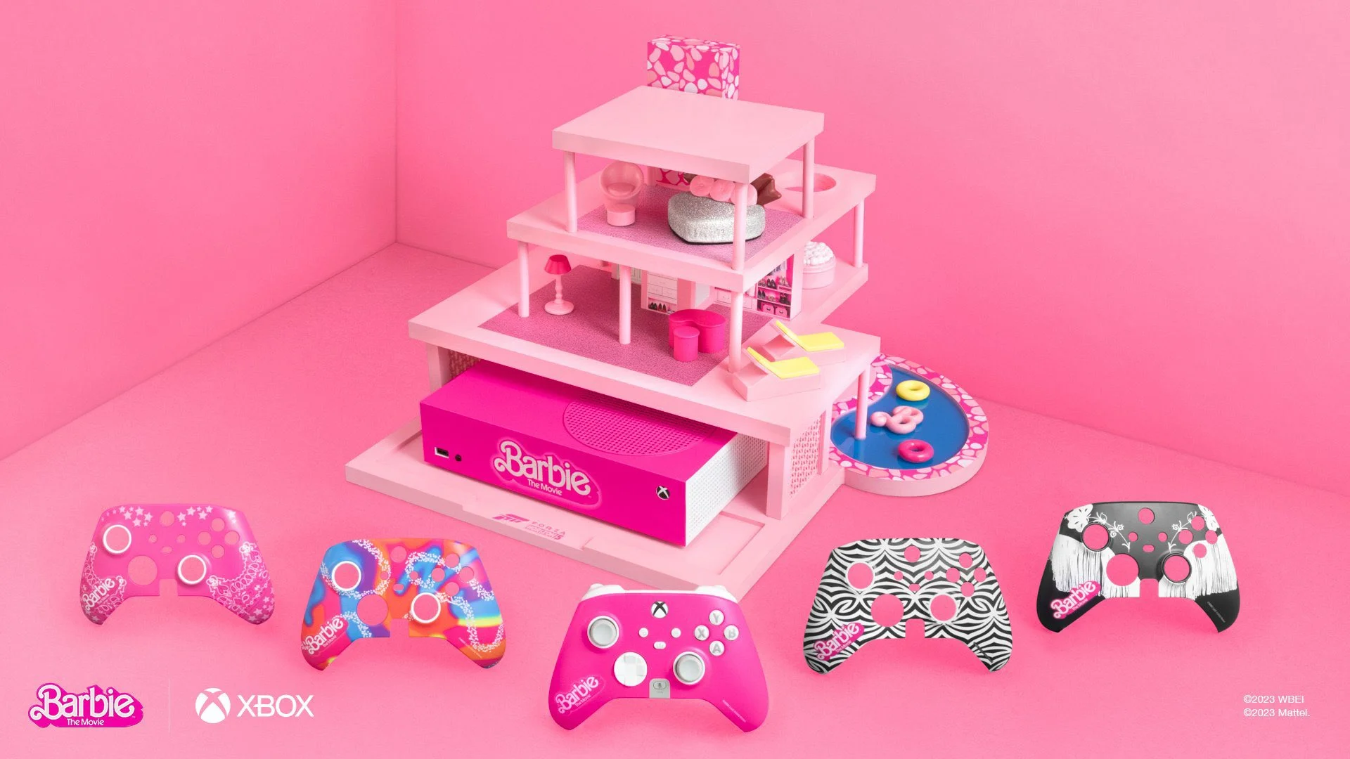 Consola de videojuegos xbox con la temática de Barbie